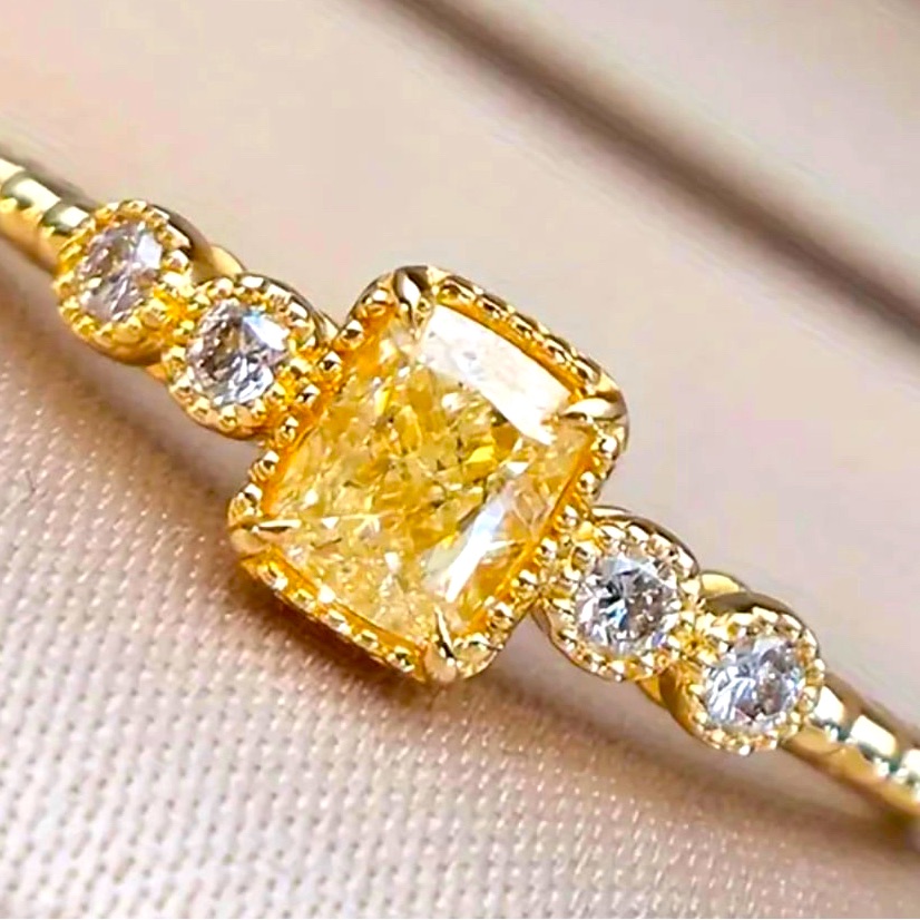 Exquisite 4-Prong Inlaid Yellow Zirconia Gemstone Ring For Women Size 9 Nwt